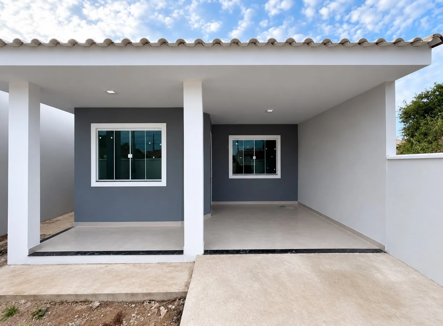 CASA COM ACABAMENTO DE ALTO PADRÃO - R$ 280.000