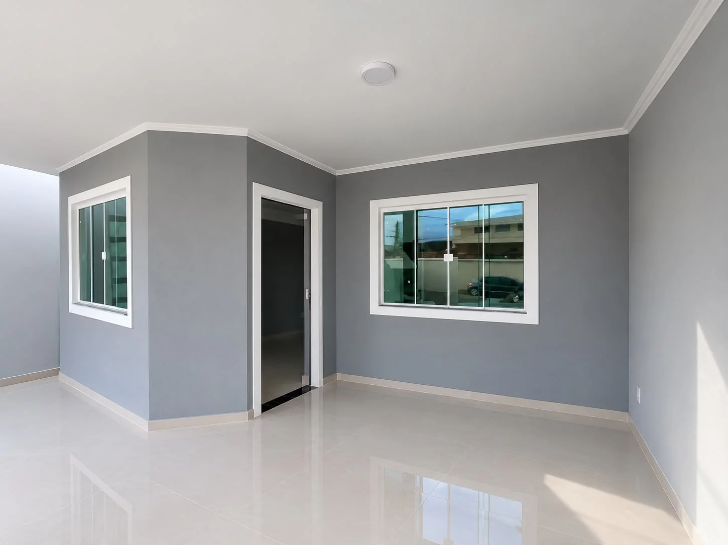 CASA COM ACABAMENTO DE ALTO PADRÃO - R$ 280.000