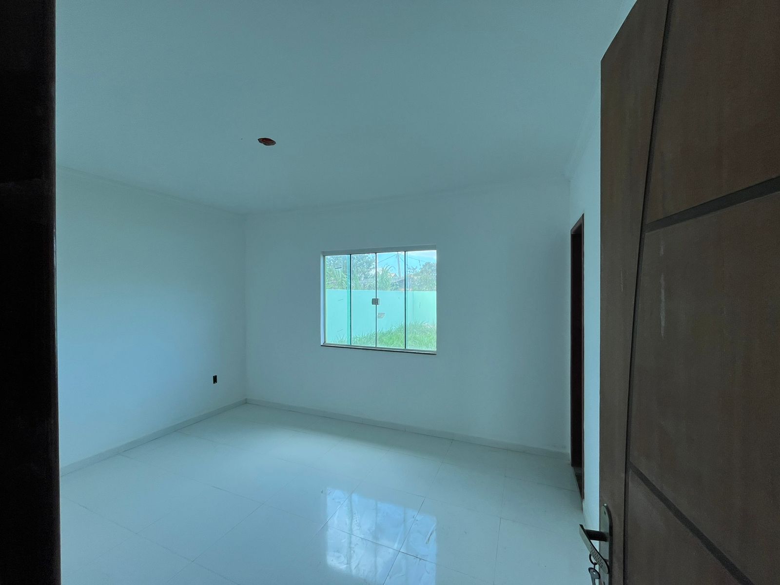 EXCELENTE CASA COM 3 QUARTOS POR APENAS R$ 320.000.00
