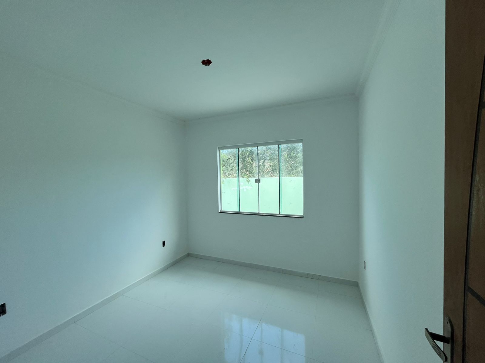 EXCELENTE CASA COM 3 QUARTOS POR APENAS R$ 320.000.00