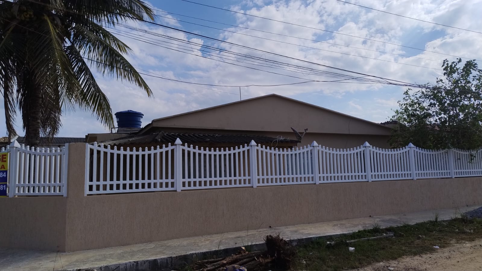EXCELENTE CASA COM PISCINA NO CANELLAS CITY
