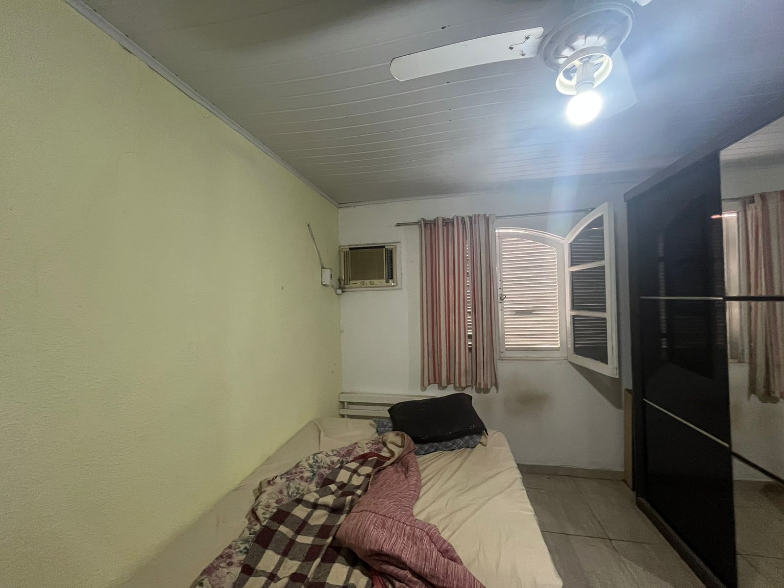 CASA COM 4 QUARTOS E PISCINAS NOS UBÁS R$ 420.000