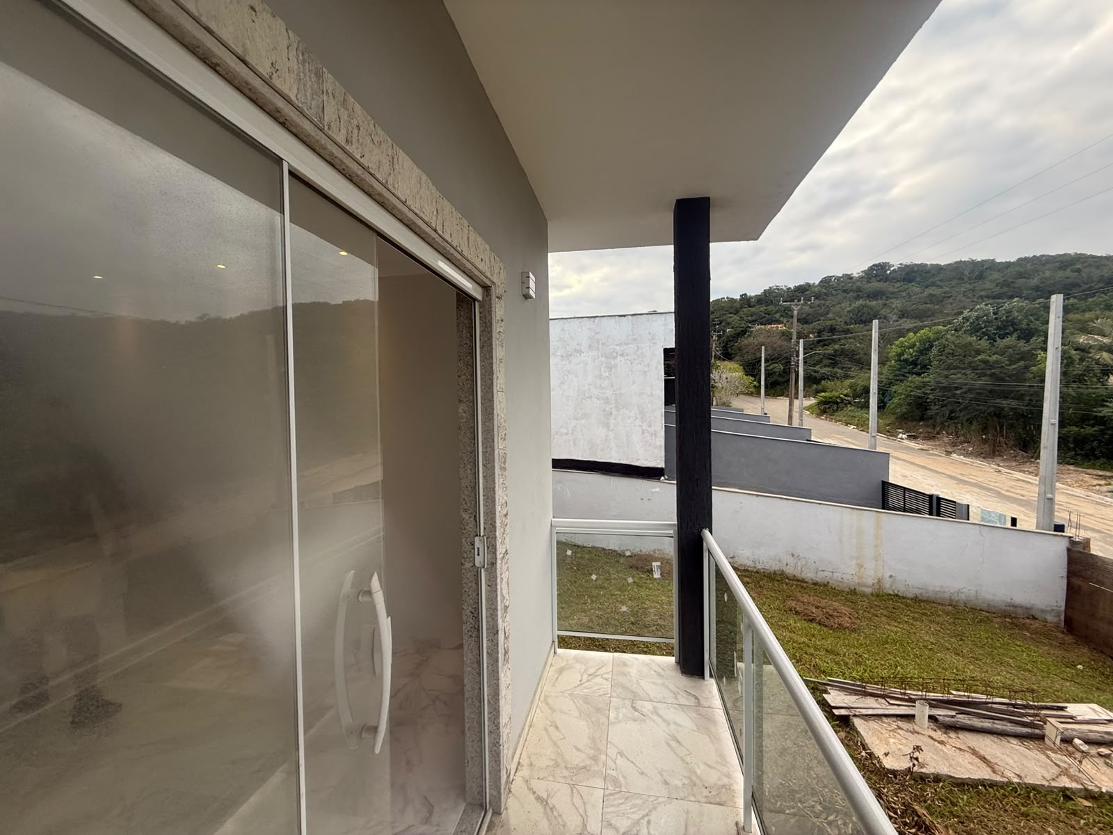CASA DE PRIMEIRA À VENDA EM IGUABA GRANDE