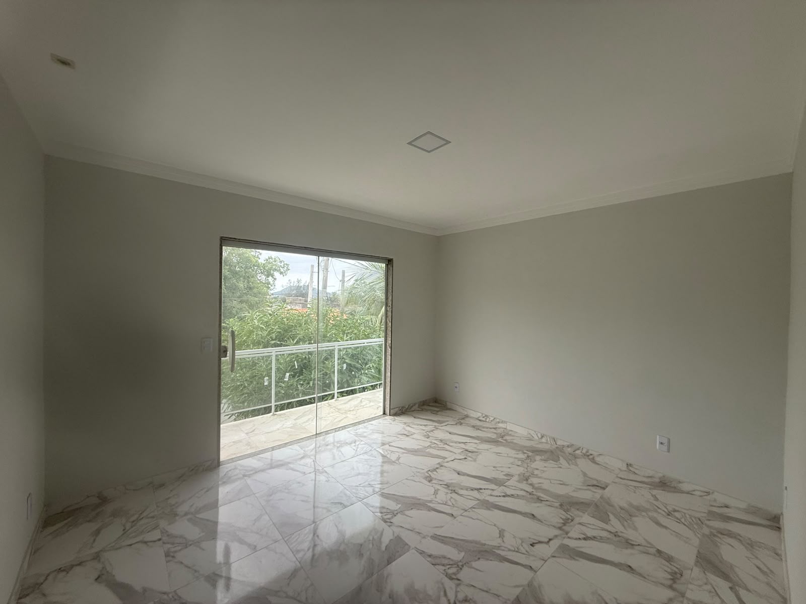 CASA DE PRIMEIRA À VENDA EM IGUABA GRANDE
