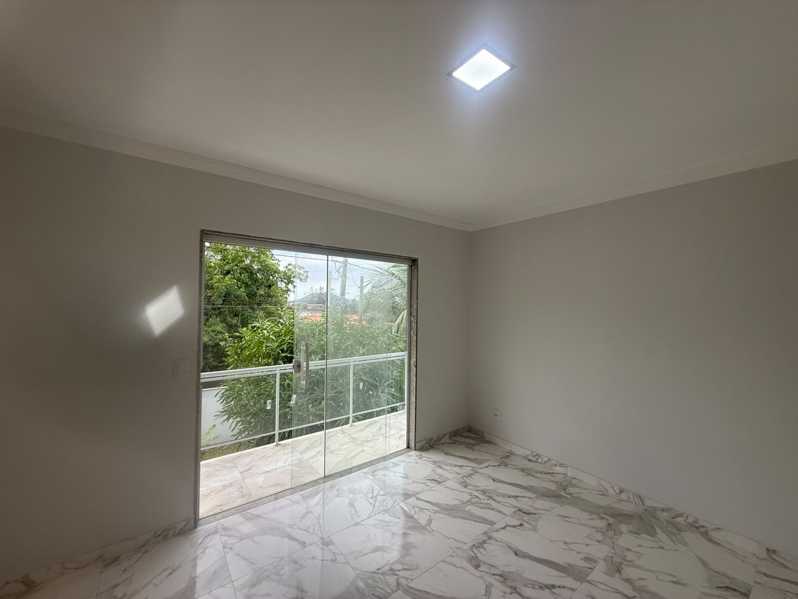 CASA DE PRIMEIRA À VENDA EM IGUABA GRANDE