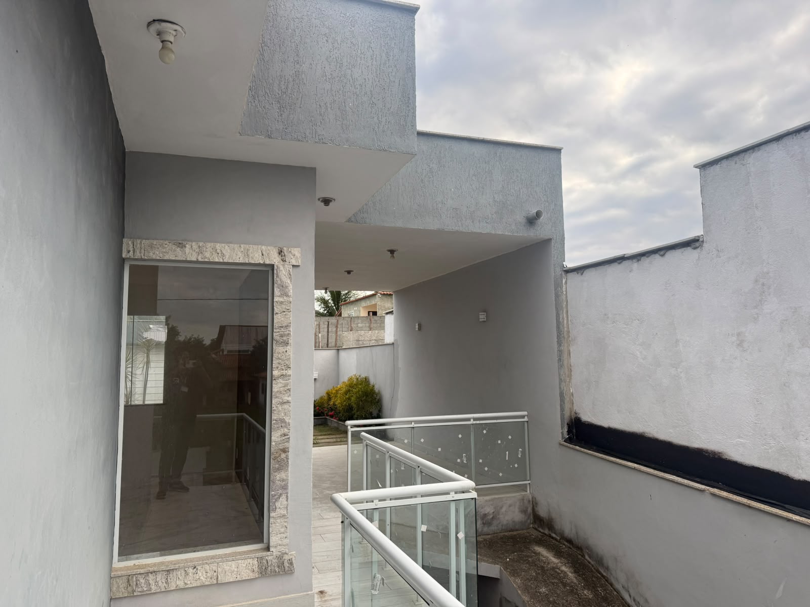 CASA DE PRIMEIRA À VENDA EM IGUABA GRANDE