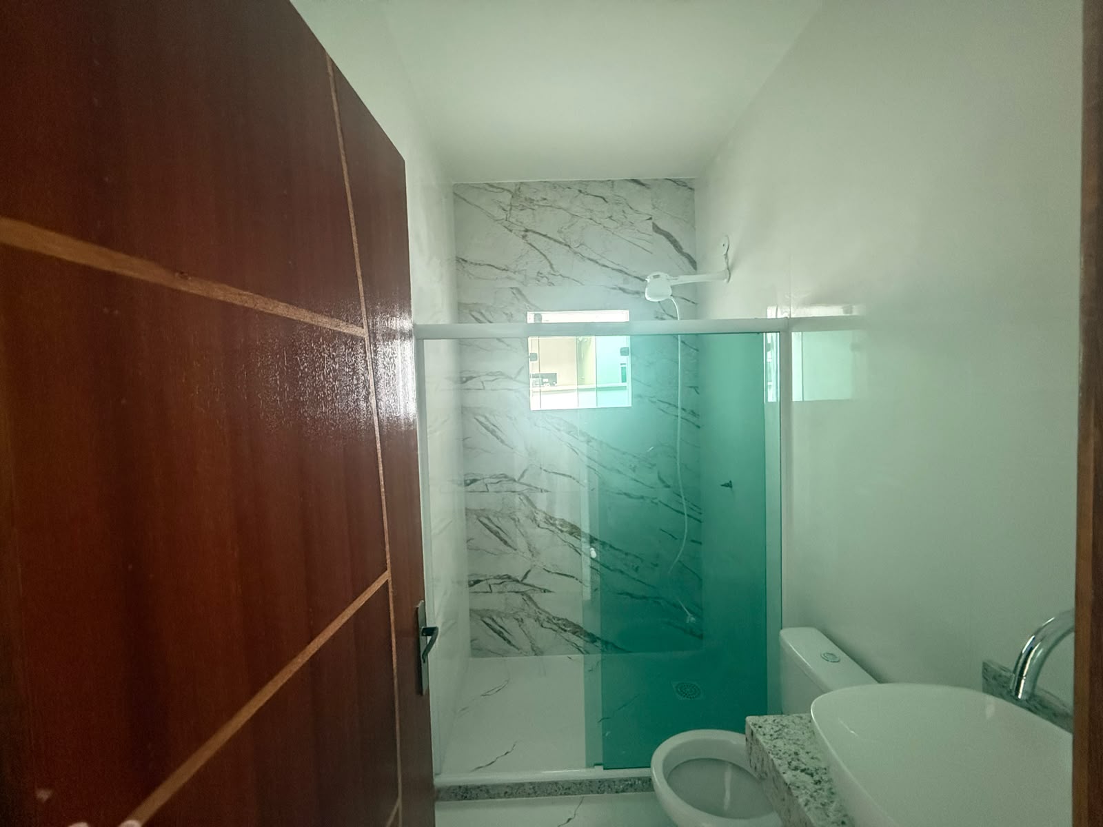 CASA MODERNA COM ACABAMENTO DE ALTO PADRÃO E 225M² DE TERRENO – R$ 380.000