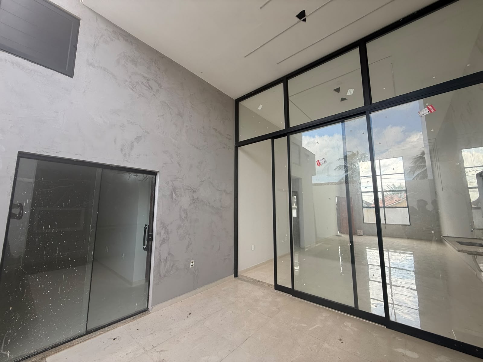 CASA MODERNA EM IGUABA GRANDE COM ÁREA GOUMERT Á 100m DA PRAIA