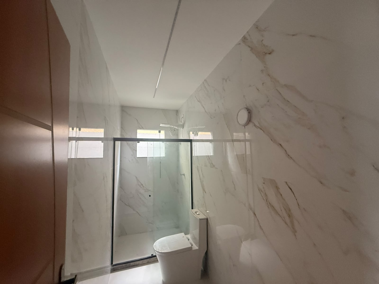 CASA MODERNA EM IGUABA GRANDE COM ÁREA GOUMERT Á 100m DA PRAIA