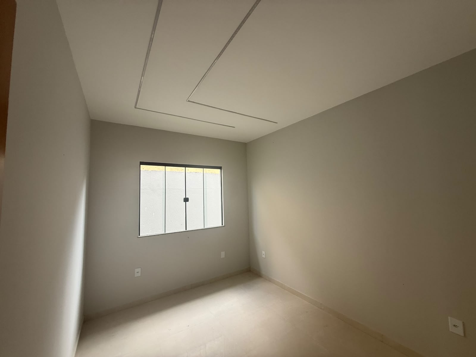 CASA MODERNA EM IGUABA GRANDE COM ÁREA GOUMERT Á 100m DA PRAIA