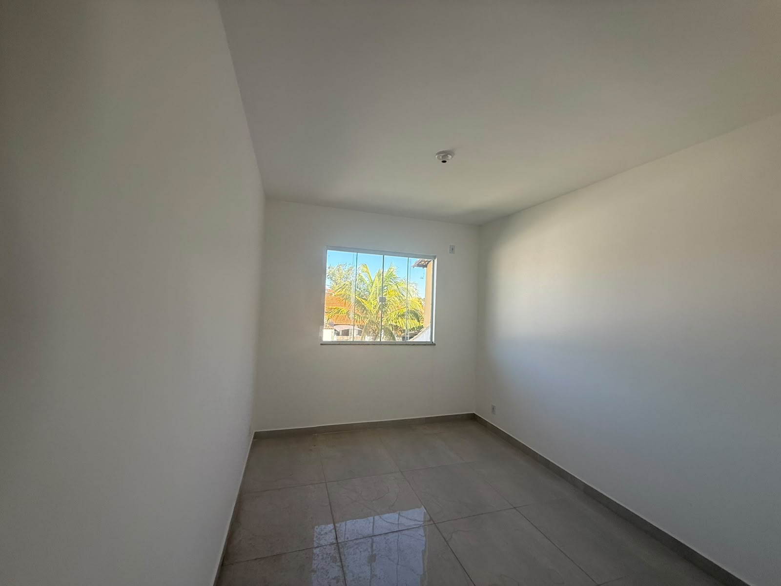 APARTAMENTO À VENDA – EM FRENTE À PRAIA DOS UBÁS |  R$ 350.000