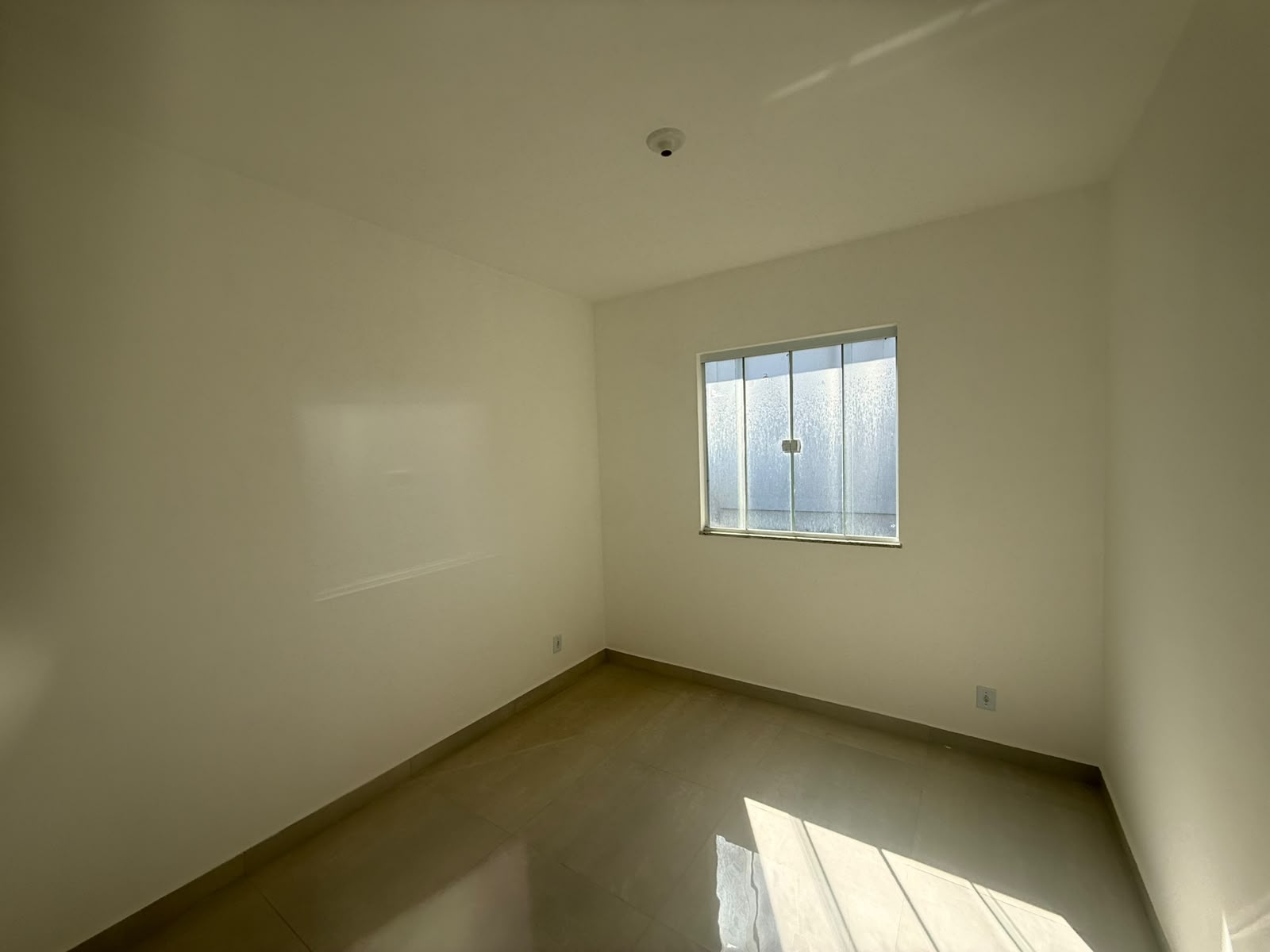 APARTAMENTO À VENDA – EM FRENTE À PRAIA DOS UBÁS |  R$ 350.000
