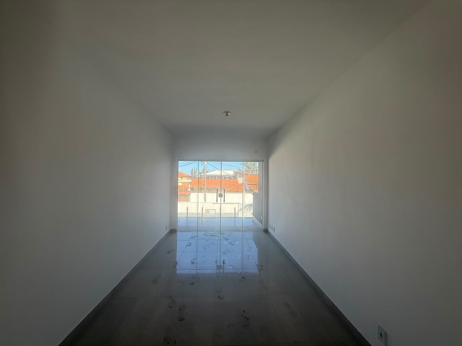 APARTAMENTO À VENDA – EM FRENTE À PRAIA DOS UBÁS |  R$ 350.000