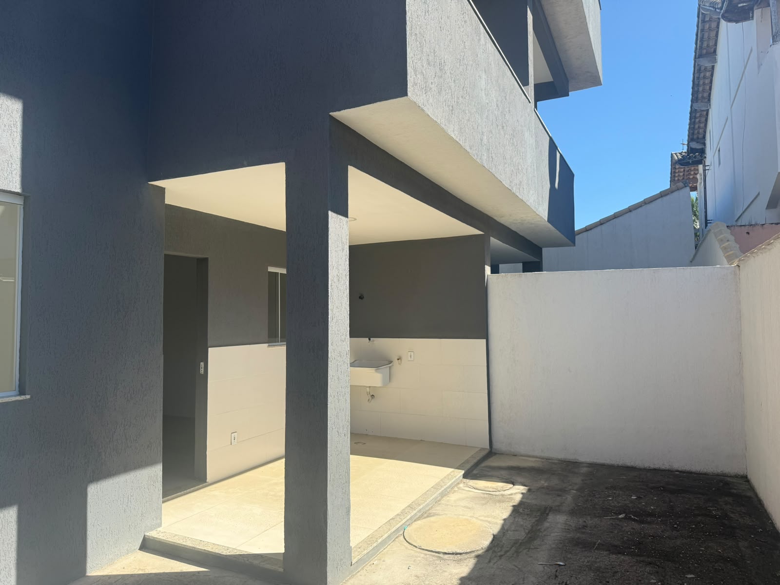 APARTAMENTO À VENDA – EM FRENTE À PRAIA DOS UBÁS |  R$ 350.000