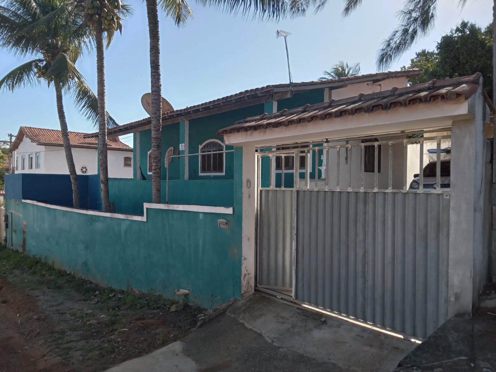 CASA COM PISCINA PRÓXIMO DA ILHA DOS DINOSSAUROS