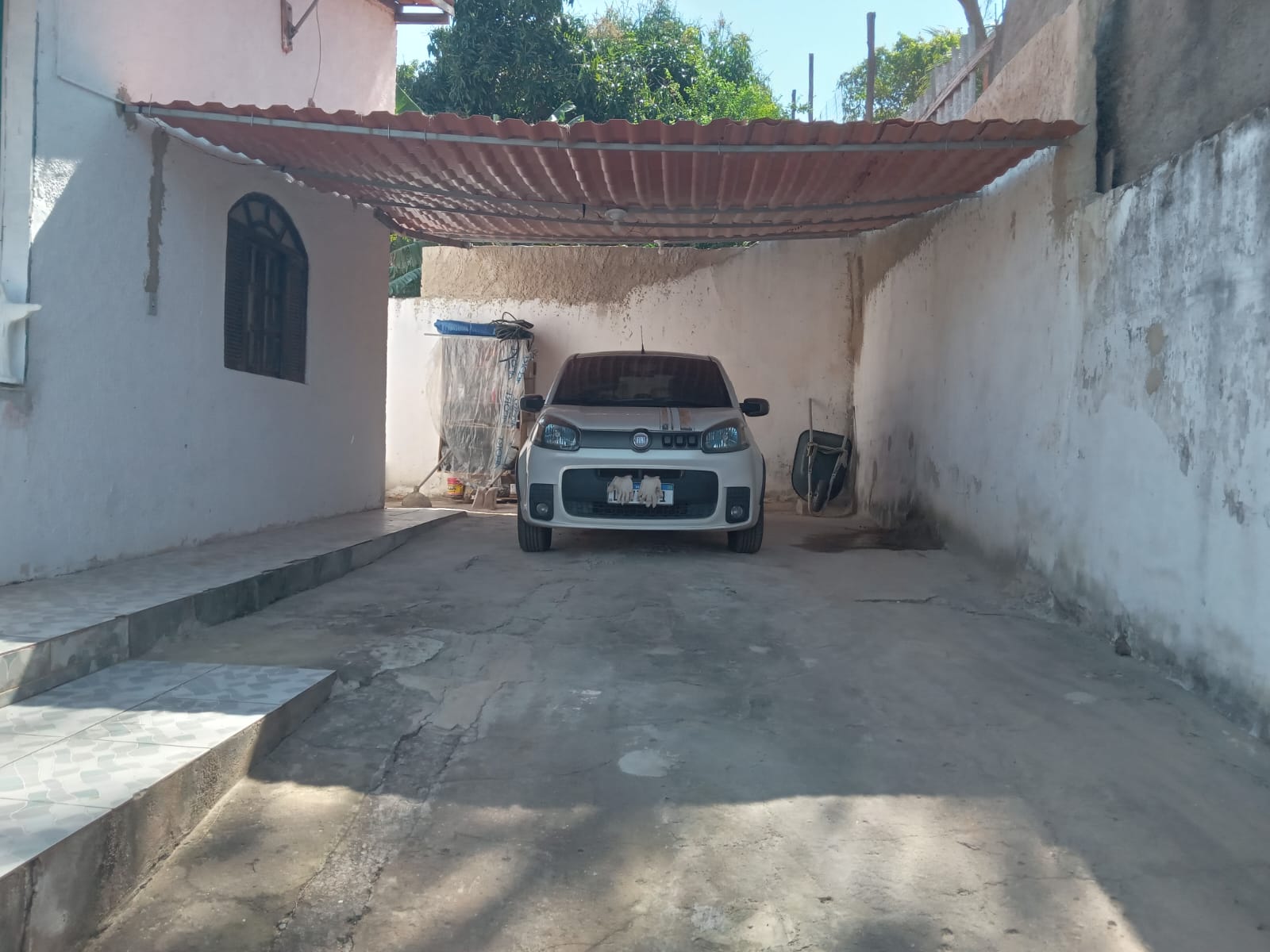 CASA COM PISCINA PRÓXIMO DA ILHA DOS DINOSSAUROS