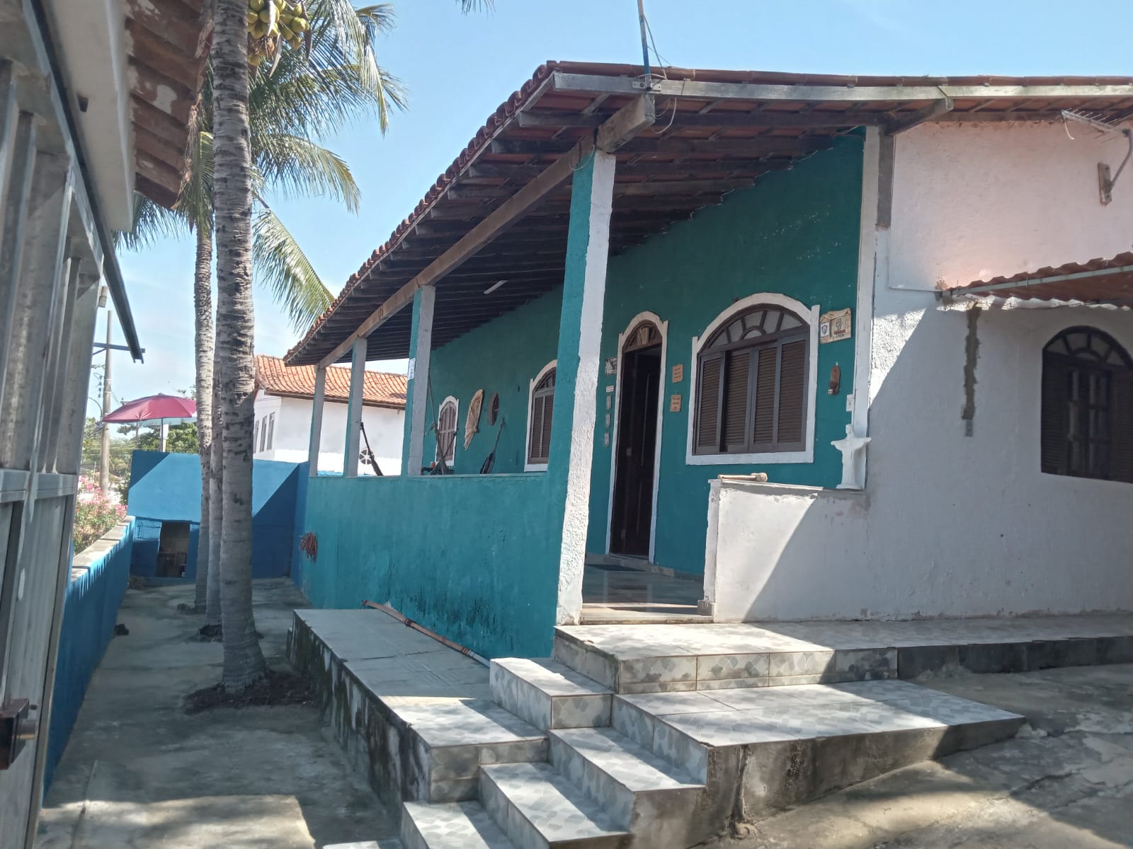 CASA COM PISCINA PRÓXIMO DA ILHA DOS DINOSSAUROS