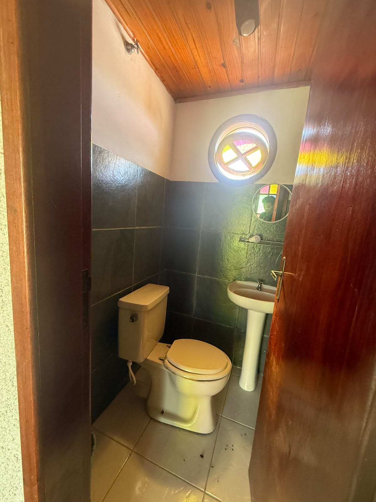 APARTAMENTO TÉRREO À VENDA EM UBÁS! - R$ 280.000