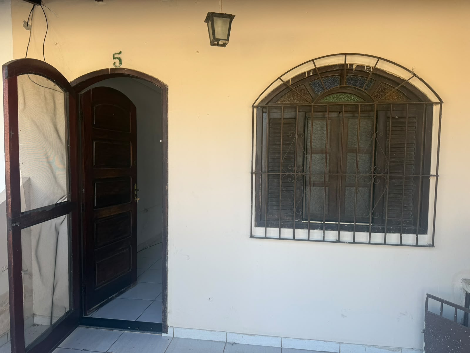 APARTAMENTO TÉRREO À VENDA EM UBÁS! - R$ 280.000