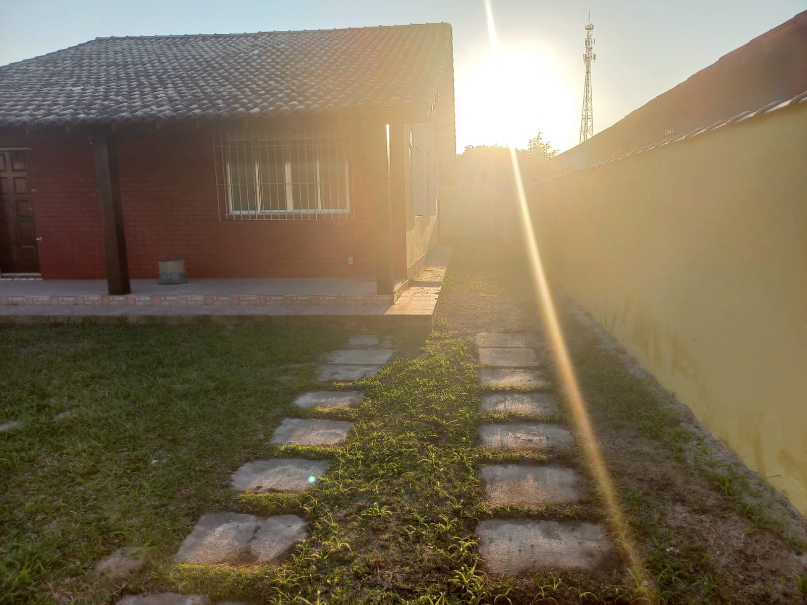 CASA À VENDA EM CIDADE NOVA POR R$ 330.000