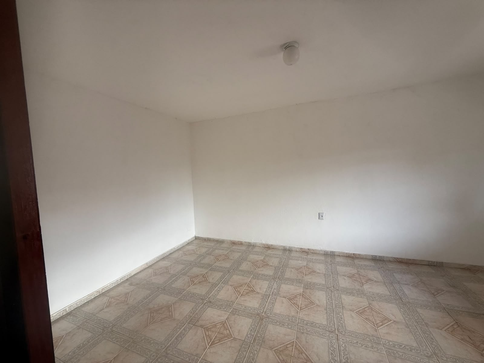 EXCELENTE CASA COM 4 QUARTOS, PISCINA E EDÍCULA ATRÁS - CIDADE NOVA