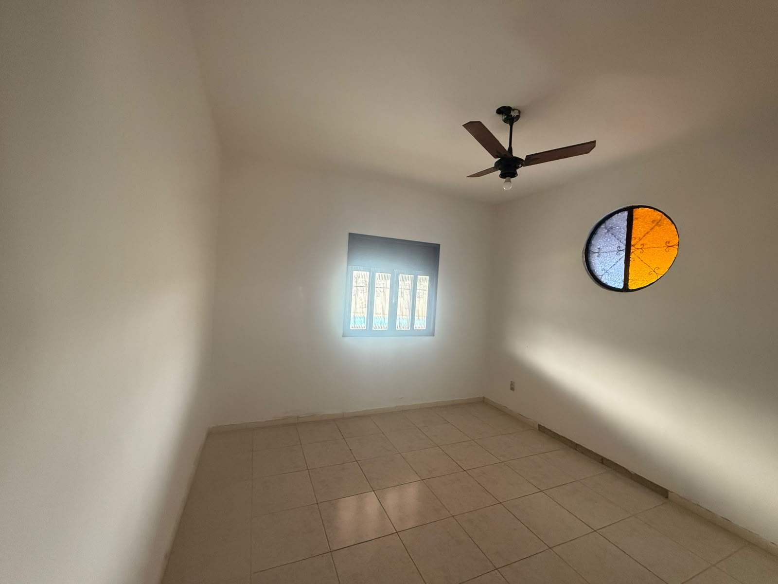 EXCELENTE CASA COM 4 QUARTOS, PISCINA E EDÍCULA ATRÁS - CIDADE NOVA