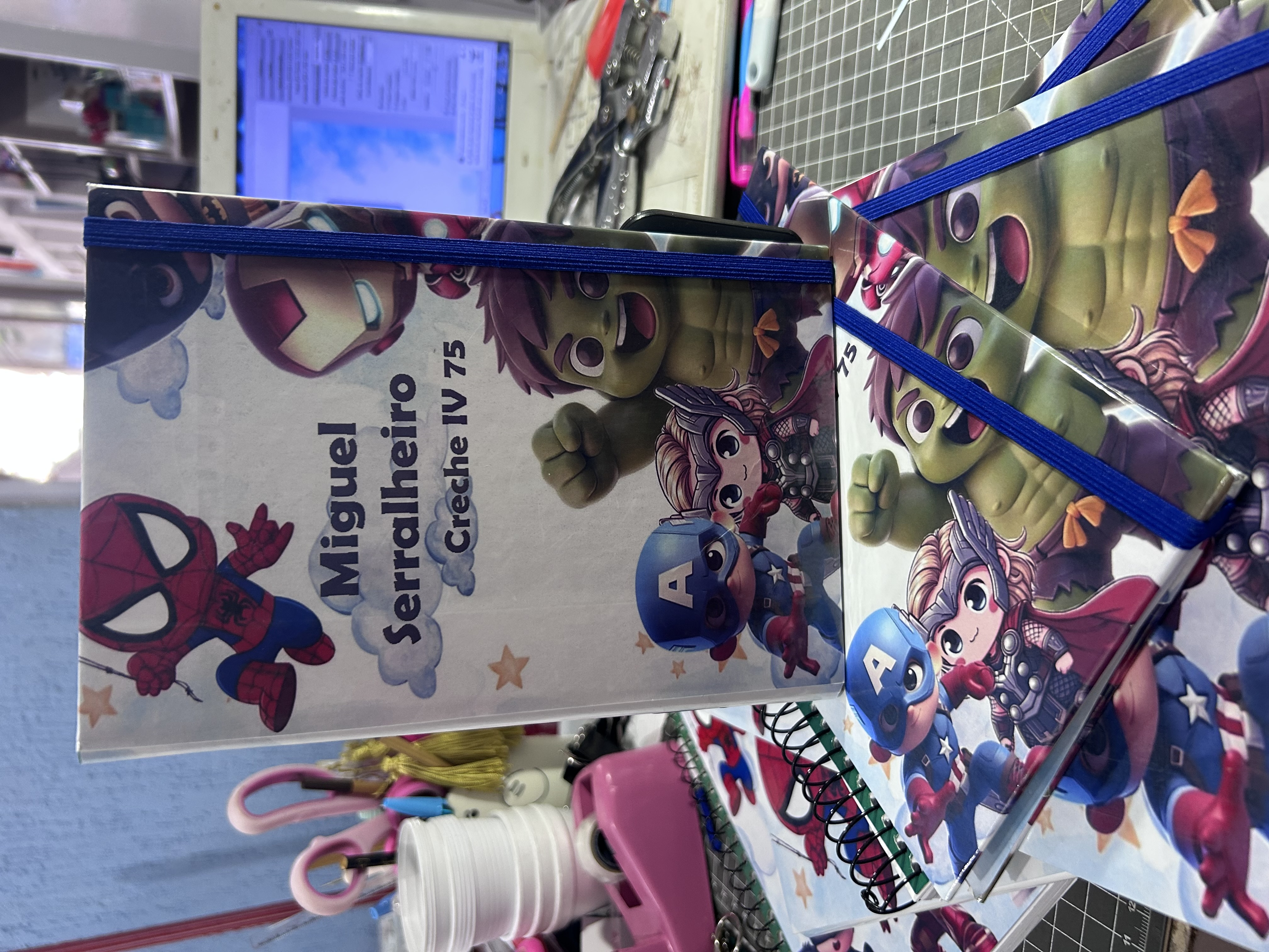 Kit 5 adesivos cadernos escolar ( não incluso os cadernos )