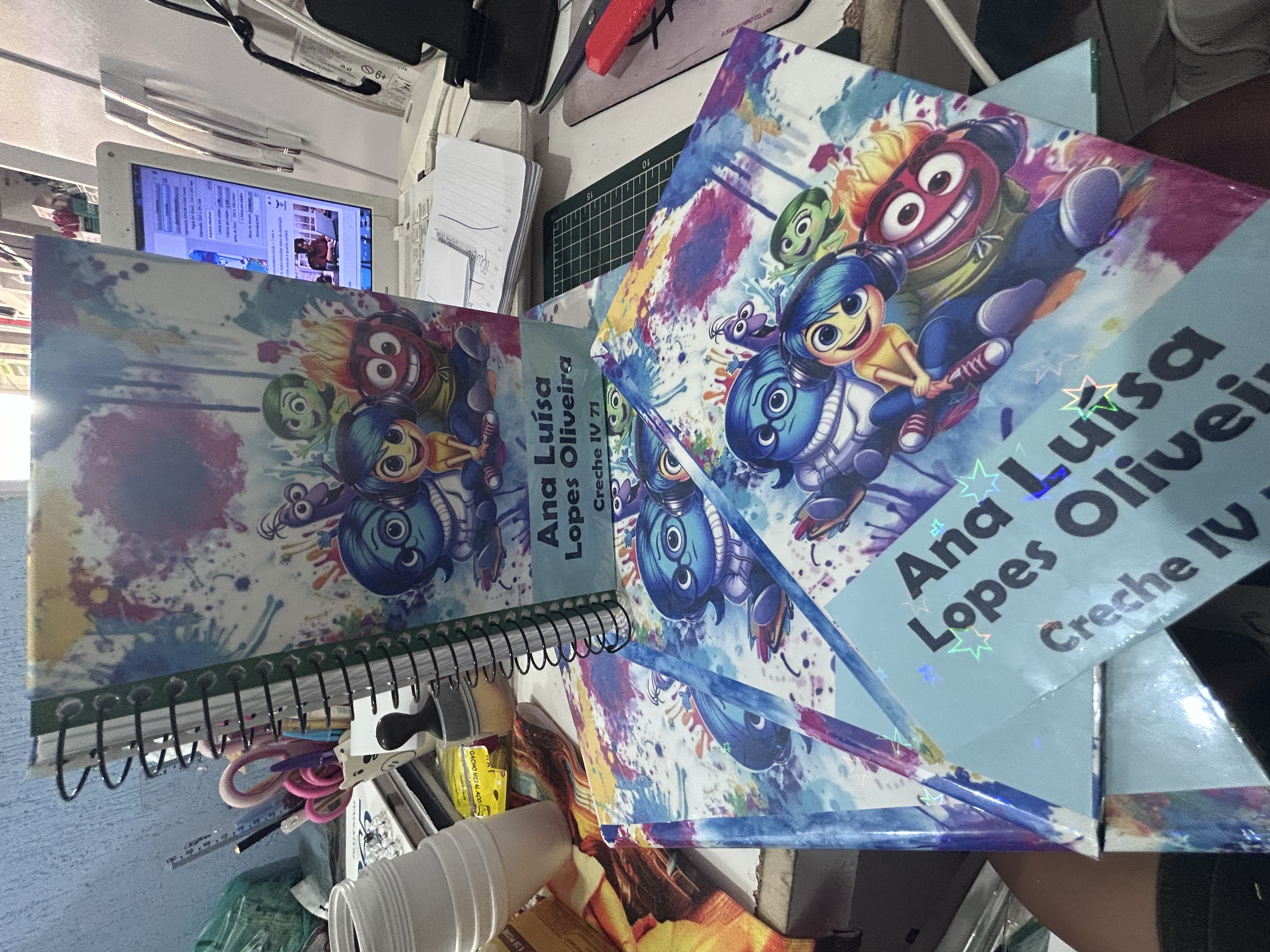 Kit 5 adesivos cadernos escolar ( não incluso os cadernos )