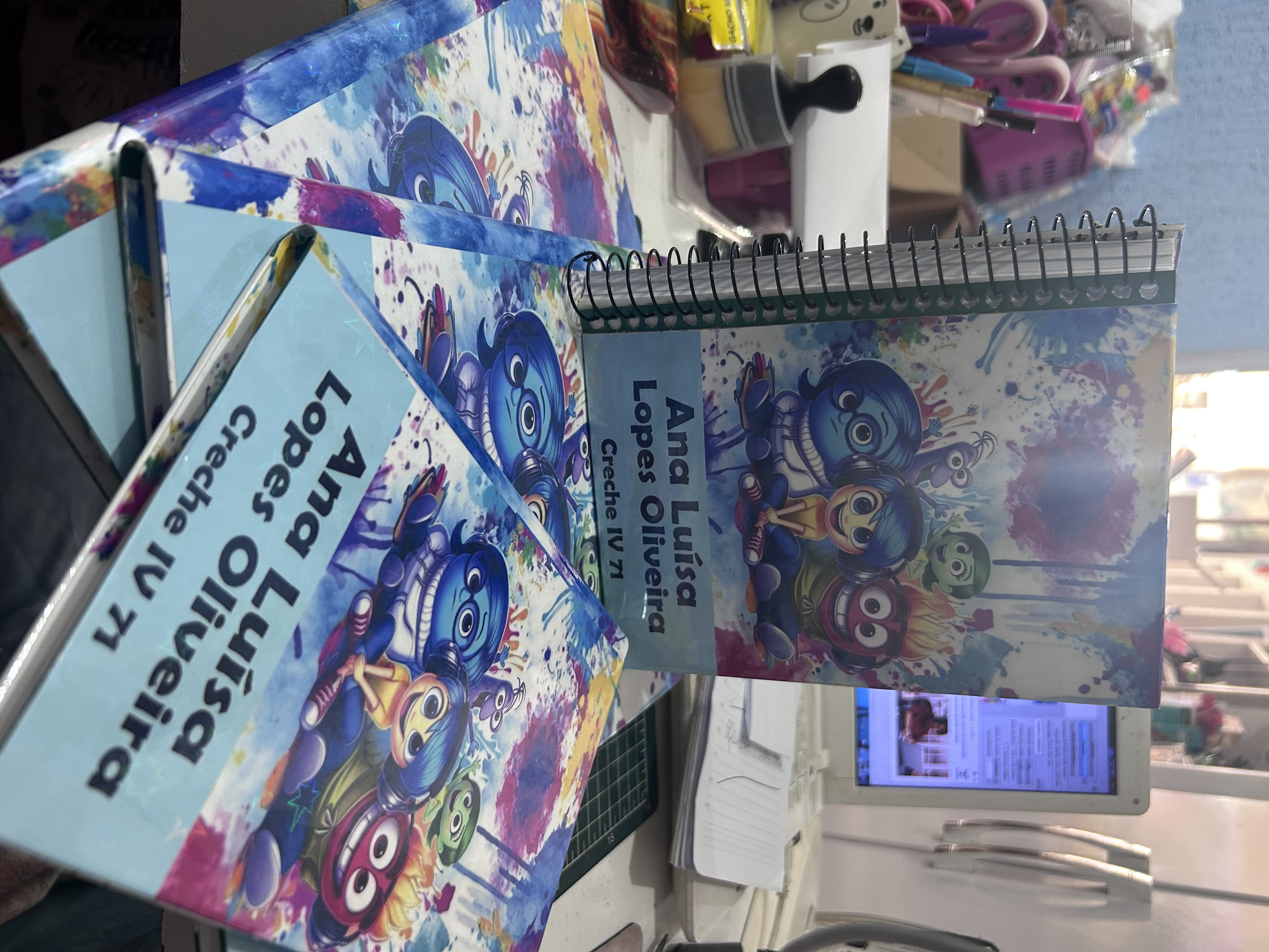 Kit 5 adesivos cadernos escolar ( não incluso os cadernos )